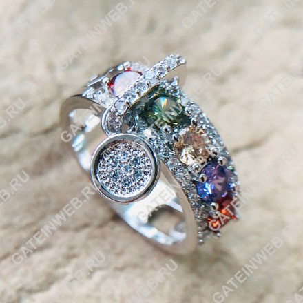 Винтажное обручальное кольцо с серебристым камнем